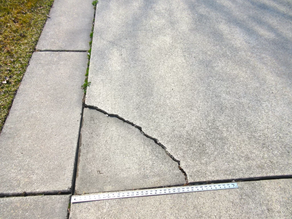 concrete driveway with cracked edge in chesterfield virginia